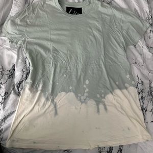 la detresse bleached t shirt medium